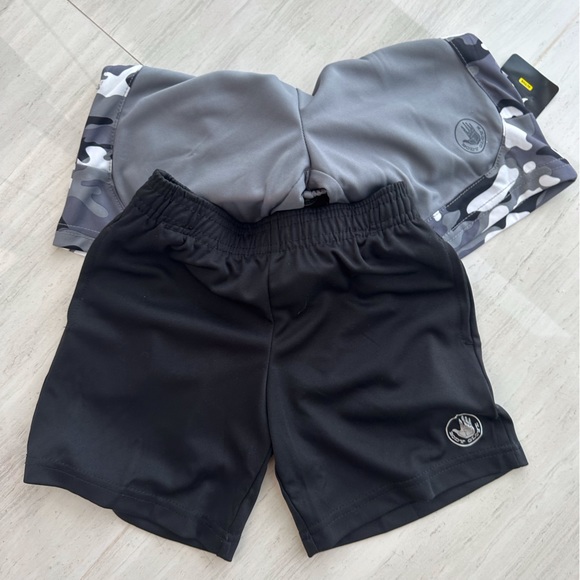 NWT Body Glove Boys 2T 2 pack of shorts. Black & camouflage - Picture 7 of 13